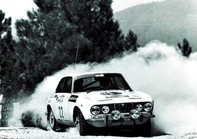 Federico Ormezzano - Enrico Cartotto
17º Rally Sanremo 1975. Alfa Romeo 2000 GTV. Clasificado 9º.
El Rally tenia un total de 1736 km, de los que 977 km divididos en 39 tramos, eran especiales.
Tomaron la salida 118 equipos, finalizaron 36.@
Palabras clave: Opel;Ascona;Sanremo;1975