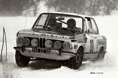 Christian Dorche - Pierre Gertosio
43º Rallye Automobile de Monte-Carlo 1975. BMW 2002 Ti (593 CZ 05). Clasificado 10º.

Del 15 al 23 de Enero, Monte Carlo.
Superficie: asfalto - nieve.

El Rally tenia un total de 2,345.00 Km de los que 472.00 Km divididos en 22 tramos eran especiales.

Se inscribieron 114 equipos, tomaron la salida 96, finalizaron 43.@
Palabras clave: BMW;2002;Ti;Montecarlo;1975;nieve