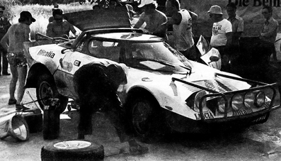 Bjorn Waldegard - Hans Thorszelius
22º Acropolis Rally 1975. Lancia Stratos HF (TO L87903). Abandonó por problemas eléctricos en SS35.

Del 24 al 31 de Mayo, Atenas, Grecia.
Superficie: tierra.

El Rally se dividia en 4 etapas con un total de 2639.88 km de los que 580.00 km divididos en 49 tramos eran especiales.

Tomaron la salida 87 equipos, finalizaron 17.@
Palabras clave: ;Lancia;Stratos;Acropolis;Grecia;1975