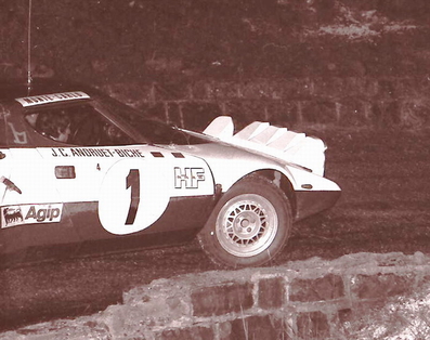 Jean-Claude Andruet - Yves Jouanny
43º Rallye Automobile de Monte-Carlo 1975. Lancia Stratos HF (TO-80931L). Abandonó por accidente en SS6 Burzet - Freyssenet de 45.00 km
Lancia

Del 15 al 23 de Enero, Monte Carlo.
Superficie: asfalto - nieve.

El Rally tenia un total de 2,345.00 Km de los que 472.00 Km divididos en 22 tramos eran especiales.

Se inscribieron 114 equipos, tomaron la salida 96, finalizaron 43.@
Palabras clave: Yves_Jouanny;Lancia;Stratos;Montecarlo;1975