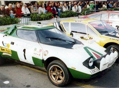 Sandro Munari - Mario Mannucci
19º Tour de Corse 1975. Lancia Stratos HF (TO L96265). Abandonó
por accidente.

En esta edición habí­an 2 tramos de mas de 100 Km:
SS1 Panelca - Ponte Leccia de 158 Km
SS8 Zonza - Abaccia de 120 Km.

Del 8 al 9 de Noviembre, Ajaccio, Córcega, Francia.
Superficie: asfalto.

El Rally tenia un total de 1340.00 km de los que 479.40 km divididos en 10 tramos eran especiales (3 de ellos fueron cancelados, SS3 Luri - Canari de 23.70 km, SS4 San Prieto - Pietra Moneta de 34.00 km y SS5 RF9 - N195 de 29.80 km).

Tomaron la salida 77 equipos, finalizaron 22.
@
Palabras clave: Sandro_Munari;Corcega;Lancia;Stratos;Corse;1975;Parque_Cerrado