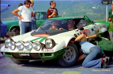 Sandro Munari - Mario Mannucci
17º Rally Sanremo 1975. Lancia Stratos HF (TO-96265L). Abandonó por pinchazo/reventón de rueda.

Del 1 al 4 de Octubre, Sanremo, Imperia, Liguria, Italia.
Supeerficie: tierra - asfalto.

El Rally tenia un total de 1736.00 km de los que 977.00 km divididos en 39 tramos eran especiales.

Tomaron la salida 118 equipos, finalizaron 33.@
Palabras clave: Sandro_Munari;Lancia;Stratos;Sanremo;1975