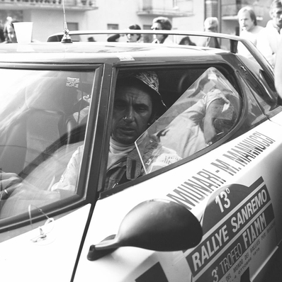 Sandro Munari - Mario Mannucci
17º Rally Sanremo 1975. Lancia Stratos HF (TO-96265L). Abandonó por pinchazo/reventón de rueda.

Del 1 al 4 de Octubre, Sanremo, Imperia, Liguria, Italia.
Superficie: tierra - asfalto.

El Rally tenia un total de 1736.00 km de los que 977.00 km divididos en 39 tramos eran especiales.

Tomaron la salida 118 equipos, finalizaron 33.@
Palabras clave: Sandro_Munari;Lancia;Stratos;Sanremo;1975;Personajes