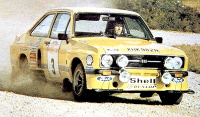 Timo Makinen - Henry Liddon
17º Rallye Sanremo 1975. Ford Escort RS 1800 MKII (KHK 982N). Abandonó por destruir los neumáticos durante la disputa de uno de los tramos.

Del 1 al 4 de Octubre, Sanremo, Imperia, Liguria, Italia.
Superficie: tierra - asfalto.

El Rally tenia un total de 1736.00 km de los que 977.00 km divididos en 39 tramos eran especiales.

Tomaron la salida 118 equipos, finalizaron 33.

(Ésta foto son tests con el coche de la carrera una vez finalizado el Rallye con Jeremy Walton al volante).
@
Palabras clave: Timo_Makinen;Ford;Escort;RS1800;Sanremo;1975
