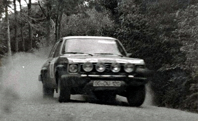 Walter Röhrl - Jochen Berger
9º Rallye de Portugal - Vinho do Porto 1975. Opel Ascona 1.9 SR (GG-DU 120). Abandonó por problemas eléctricos.

Del 18 al 21 de Julio, Estoril, Cascais, Lisboa, Portugal.
Superficie: asfalto - tierra.

El Rally tenia un total de 2,006.50 Km de los que 514.80 Km divididos en 34 tramos eran especiales.

Tomaron la salida 73 equipos, finalizaron 22.@
Palabras clave: Walter_Röhrl;Opel;Ascona;Portugal;1975