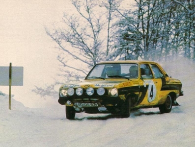 Walter Röhrl - Jochen Berger
43º Rallye Automobile de Monte-Carlo 1975. Opel Ascona 1.9 SR (GG-DS 808). Abandonó por motor en SS7 St Pierreville - Le Cheylard de 37.00 km.

Del 15 al 23 de Enero, Monte Carlo.
Superficie: asfalto - nieve.

El Rally tenia un total de 2,345.00 Km de los que 472.00 Km divididos en 22 tramos eran especiales.

Se inscribieron 114 equipos, tomaron la salida 96, finalizaron 43.@
Palabras clave: Walter_Röhrl;Jochen_Berger;Opel;Ascona;Montecarlo;1975;nieve