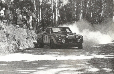 Alcide Paganelli - Domenico (Ninni) Russo
9º Rallye de Portugal - Vinho do Porto 1975. Fiat 124 Abarth Rallye (TO-K85989). Abandonó por la dirección del coche.

Del 18 al 21 de Julio, Estoril, Cascais, Lisboa, Portugal.
Superficie: asfalto - tierra.

El Rally tenia un total de 2,006.50 Km de los que 514.80 Km divididos en 34 tramos eran especiales.

Tomaron la salida 73 equipos, finalizaron 22.@
Palabras clave: ;Fiat;Abarth;Spider;Portugal;1975