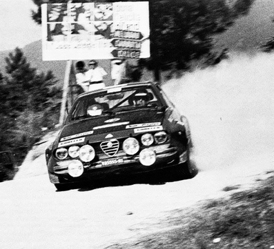 Amilcare Ballestrieri - Maurizio Mannini
17º Rally Sanremo 1975. Alfa Romeo Alfetta GT (MI-V85555). Abandonó por accidente.

Del 1 al 4 de Octubre, Sanremo, Imperia, Liguria, Italia.
Superficie: tierra - asfalto.

El Rally tenia un total de 1736.00 km de los que 977.00 km divididos en 39 tramos eran especiales.

Tomaron la salida 118 equipos, finalizaron 33.@
Palabras clave: ;Alfa;Alfetta;Romeo;GT;Sanremo;1975