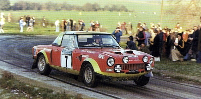 Markku Alén - Ilkka Kivimäki
24º Lombard RAC Rally 1975. Fiat 124 Abarth Rallye (TO-L69746). Abandonó por motor después de SS1 Bramham, desconocemos los Km de la especial.

Del 22 al 26 de Noviembre, York, Yorkshire, Inglaterra.
Superficie: tierra.

El Rally tenia 72 tramos especiales, (2 de ellos fueron cancelados, SS7 Wykeham y SS25 Chargot Wood).

Se inscribieron 250 equipos, tomaron la salida 236, finalizaron 104.@
Palabras clave: Markku_Alen;Fiat;Abarth;Rallye;Gran_Bretaña;1975;Lombard_RAC_Rally;Inglaterra
