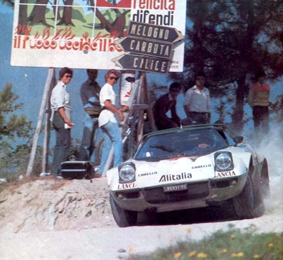 Raffaele (Lele) Pinto - Arnaldo Bernacchini
17º Rallye Sanremo 1975. Lancia Stratos HF (TO L80931). Abandonó por motor.

Del 1 al 4 de Octubre, Sanremo, Imperia, Liguria, Italia.
Superficie: tierra - asfalto.

El Rally tenia un total de 1736.00 km de los que 977.00 km divididos en 39 tramos eran especiales.

Tomaron la salida 118 equipos, finalizaron 33.@
Palabras clave: Raffaele_Pinto;Lancia;Stratos;Sanremo;1975