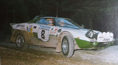 Sandro Munari - Mario Mannucci
24º Lombard RAC Rally 1975. Lancia Stratos HF (TO-L96265). Abandonó por accidente en SS36 36 Pantperthog.

Del 22 al 26 de Noviembre, York, Yorkshire, Inglaterra.
Superficie: tierra.

El Rally tenia 72 tramos especiales (2 de ellos fueron cancelados, SS7 Wykeham y SS25 Chargot Wood).

Se inscribieron 250 equipos, tomaron la salida 236, finalizaron 104.@
Palabras clave: Sandro_Munari;Lancia;Stratos;Gran_Bretaña;1975