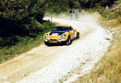 Jean Pierre Nicolas - Vincent Laverne
17º Rallye Sanremo 1975. Alpine-Renault A110 1800 (1475 JB 76). Abandonó por el diferencial del coche.

Del 1 al 4 de Octubre, Sanremo, Imperia, Liguria, Italia.
Superficie: tierra - asfalto.

El Rally tenia un total de 1736.00 km de los que 977.00 km divididos en 39 tramos eran especiales.

Tomaron la salida 118 equipos, finalizaron 33.@
Palabras clave: ;Renault;Alpine;A110;Sanremo;1975