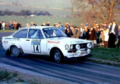 Ari Vatanen - Peter Bryant
24º Lombard RAC Rally 1975. Ford Escort RS 1800 MKII (LVW 690P). Abandonó por accidente en SS15 Clipstone 1, desconocemos los Km de la especial.

Del 22 al 26 de Noviembre, York, Yorkshire, Inglaterra.
Superficie: tierra.

El Rally tenia 72 tramos especiales, (2 de ellos fueron cancelados, SS7 Wykeham y SS25 Chargot Wood).

Se inscribieron 250 equipos, tomaron la salida 236, finalizaron 104.@
Palabras clave: ;Peter_Bryant;Ford;Escort;Gran_Bretaña;1975;Lombard_RAC_Rally;Inglaterra