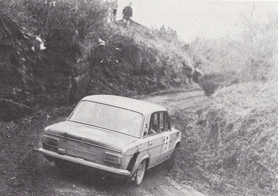 Antonio Zanini Sans - Eduardo Martinez. Adam
9º Rally Firestone 1975. Seat 1430 Especial 1800 (Gr.2 SEAT Competiciòn). Abandonò.@
Palabras clave: ;Seat;Firestone;1975