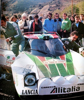 Sandro Munari - Silvio Maiga
20º Tour de Corse 1976. Lancia Stratos HF (TO N41648). Clasificado 1º.

Del 6 al 7 de Noviembre, Ajaccio, Córcega, Francia.
Superficie: asfalto.

El Rally tenia un total de 1340.00 km de los que 630 km divididos en 9 tramos eran especiales.

Kilómetros de cada uno de los 9 tramos:
SS1 - Casta - Pietra Moneta de 17 Km
SS2 - Calvi - Liamone de 145,20 Km
SS3 - Aqua Doria - Stiliccione de 16,50 Km
SS4 - Porto - Vecchio - Prunelli de 166,40 Km
SS5 - Kamiesch - Bavella - Zonza de 28,60 Km
SS6 - Tavera - Bastelica de 17,10 Km
SS7 - Palneca - Francardo de 137,90 Km
SS8 - Morosaglia - Alistro de 76,40 Km
SS9 - Talasani - La Castanaccia - La Porta de 24,90 Km.

Tomaron la salida 88 equipos, finalizaron 11.
@
Palabras clave: Sandro_Munari;Lancia;Stratos;Corcega;1976;Corse