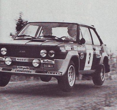 Markku Alén - Ilkka Kivimäki
26º Jyväskylän Suurajot - Rally of the 1000 Lakes 1976. Fiat 131 Abarth (TO N94414). Clasificado 1º.

Primera victoria en el Mundial del Fiat 131 Abarth y segunda de Markku Alén.

Del 27 al 29 de Agosto, Jyväskylä.
Superficie: tierra.

El Rally tenia un total de 1475.00 km de los que 427.80 km divididos en 45 tramos eran especiales.

Se inscribieron 96 participantes, tomaron la salida 91, finalizaron 48.
@
Palabras clave: Markku_Alen;Fiat;Abarth;Finlandia;1976