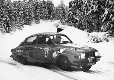Per Eklund - Björn Cederberg
26º International Swedish Rally 1976. Saab 96 V4. Clasificado 1º.

Del 20 al 22 de Febrero, Karlstad, Suecia. 
Superficie: nieve - hielo.

El Rally tenia un total de 1620.00 km de los que 764.00 km divididos en 34 tramos eran especiales.

En total 213 equipos tomaron la salida, de los cuales 68 participaron en el WRC.
El campeonato de Suecia (202 tripulaciones) solo participó en la primera etapa.
Los campeonatos de C-Forare, Oldboys y Norska solo participaron en la segunda etapa.

Del Campeonato WRC finalizaron 28.
@
Palabras clave: ;Saab;Suecia;1976;nieve
