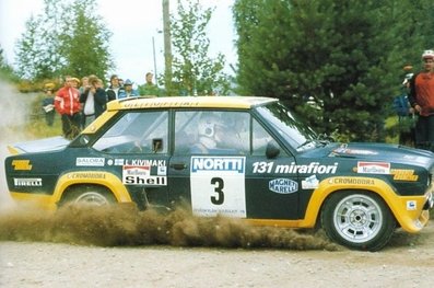 Markku Alén - Ilkka Kivimäki
26º Jyväskylän Suurajot - Rally of the 1000 Lakes 1976. Fiat 131 Abarth (TO N94414). Clasificado 1º.

Primera victoria en el Mundial del Fiat 131 Abarth y segunda de Markku Alén.

Del 27 al 29 de Agosto, Jyväskylä.
Superficie: tierra.

El Rally tenia un total de 1475.00 km de los que 427.80 km divididos en 45 tramos eran especiales.

Se inscribieron 96 participantes, tomaron la salida 91, finalizaron 48.
@
Palabras clave: Markku_Alen;Fiat;Abarth;Finlandia;1976