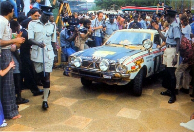 Sardar Joginder (Joginder) Singh Bhachu (Singh) - David Doig
24º Safari Rally 1976. Mitsubishi Colt Lancer 1600 GSR. Clasificado 1º.

Del 15 al 19 de Abril, Nairobi, Kenya, África.
Superficie: tierra.

El Rally tenia un total de 4950 Km, desconocemos los CH que habí­an.

Tomaron la salida 65 equipos, finalizaron 14.@
Palabras clave: ;Mitsubishi;Colt;Lancer;Safari;1976