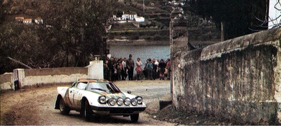 Sandro Munari - Silvio Maiga
10º Rallye de Portugal Vinho do Porto 1976. Lancia Stratos HF (TO M54374). Clasificado 1º.

Del 10 al 14 de Marzo, Estoril, Cascais, Lisboa, Portugal.
Superficie: asfalto - tierra.

El Rally tenia un total de 2087.90 Km de los que 468.70 divididos en 39 tramos, eran especiales, (2 de ellas fueron canceladas SS23 de Gouveia 22.60 km y SS24 Manteigas de 10.70 Km).

Tomaron la salida 59 equipos, finalizaron 21.@
Palabras clave: Sandro_Munari;Lancia;Stratos;Portugal;1976