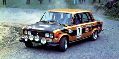 Antonio Zanini Sans - Juan Jose Petisco
10º Rally Firestone 1976. Seat 1430 Especial 1800 (Gr.4). Clasificado 1º.

Del 19 al 21 de Marzo.
Puntuable para el Campeonato Europa de Rallyes para conductores, Coef.3.

El Rally tenia un total de 1300 Km de los que 246,6 Km divididos en 27 tramos, eran especiales.

Se inscribieron 91 equipos, tomaron la salida 61, finalizaron 23.@
Palabras clave: ;Seat;Firestone;1976