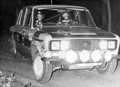 Antonio Zanini - Juan José Petisco
36º Rajd Polski (Polonia) 1976. Seat 1430 / 1800 (B-4597-AH). Clasificado 2º.

Del 9 al 11 de Julio, Wroclaw (Breslavia), Polonia.
Superficie: asfalto - tierra.

El Rally tenia un total de 1589.00 km de los que 441.50 km divididos en 41 tramos eran especiales, (3 de ellos fueron cancelados, SS3 Jodlownik - Wolibórz de 9 km, SS9 Chwaliszów - Swiebodzice de 6 km, SS34 Zloty Stok - Ladek Zdrój de 17.00 km).

Tomaron la salida 74 equipos, finalizaron 34.

En 1976 Antonio Zanini ("Seat Competición") volvió a cuajar otra temporada de campanillas:
Campeón de España de Rallyes (victorias en "Costa Brava", "Firestone" y "Montseny Guillerias"), y Subcampeón de Europa de Conductores de Rallyes (2º en Polonia y Chipre).
En el Rallye de Montecarlo se clasificaba 12º de la General.
En la imagen, Antonio Zanini-Juan José Petisco (Seat 1430/1840 de Grupo 4) dilucidan el demoledor 23º Rallye de Polonia (1976), valedero para el Europeo. Será 2º de la General por detrás del hijo del Primer Ministro Polaco en ese momento, #1 Lancia Stratos, Andrzej Jaroszewicz - Ryszard Zyszkowski.
Palabras clave: ;Seat;Polonia;1976