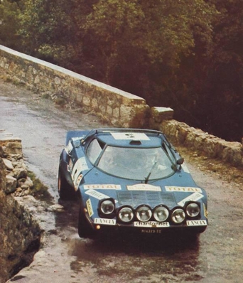 Bernard Darniche - Alain Mahé
20º Tour de Corse 1976. Lancia Stratos HF (TO N14329). Clasificado 2º.

Del 6 al 7 de Noviembre, Ajaccio, Córcega, Francia.
Superficie: asfalto.

El Rally tenia un total de 1340.00 km de los que 630 km divididos en 9 tramos eran especiales.

Kilómetros de cada uno de los 9 tramos:
SS1 - Casta - Pietra Moneta de 17 Km
SS2 - Calvi - Liamone de 145,20 Km
SS3 - Aqua Doria - Stiliccione de 16,50 Km
SS4 - Porto - Vecchio - Prunelli de 166,40 Km
SS5 - Kamiesch - Bavella - Zonza de 28,60 Km
SS6 - Tavera - Bastelica de 17,10 Km
SS7 - Palneca - Francardo de 137,90 Km
SS8 - Morosaglia - Alistro de 76,40 Km
SS9 - Talasani - La Castanaccia - La Porta de 24,90 Km.

Tomaron la salida 88 equipos, finalizaron 11.
@
Palabras clave: ;Lancia;Stratos;Corcega;1976;Corse