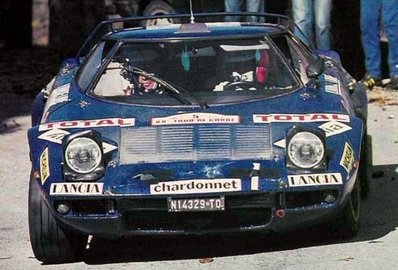 Bernard Darniche - Alain Mahé
20º Tour de Corse 1976. Lancia Stratos HF (TO N14329). Clasificado 2º.

Del 6 al 7 de Noviembre, Ajaccio, Córcega, Francia.
Superficie: asfalto.

El Rally tenia un total de 1340.00 km de los que 630 km divididos en 9 tramos eran especiales.

Kilómetros de cada uno de los 9 tramos:
SS1 - Casta - Pietra Moneta de 17 Km
SS2 - Calvi - Liamone de 145,20 Km
SS3 - Aqua Doria - Stiliccione de 16,50 Km
SS4 - Porto - Vecchio - Prunelli de 166,40 Km
SS5 - Kamiesch - Bavella - Zonza de 28,60 Km
SS6 - Tavera - Bastelica de 17,10 Km
SS7 - Palneca - Francardo de 137,90 Km
SS8 - Morosaglia - Alistro de 76,40 Km
SS9 - Talasani - La Castanaccia - La Porta de 24,90 Km.

Tomaron la salida 88 equipos, finalizaron 11.
@
Palabras clave: Bernard_Darniche;Lancia;Stratos;Corcega;1976;Corse