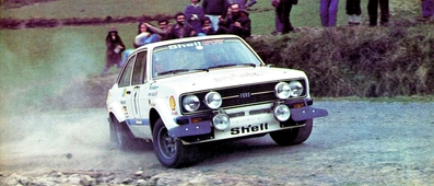 Timo Mäkinen - Henry Liddon
10º Rally Firestone 1976. Ford Escort RS 1800 Mk2. Clasificado 2º.

Del 19 al 21 de Marzo.
Puntuable para el Campeonato Europa de Rallyes para conductores, Coef.3.

El Rally tenia un total de 1300 Km de los que 246,6 Km divididos en 27 tramos, eran especiales.

Se inscribieron 91 equipos, tomaron la salida 61, finalizaron 23.@
Palabras clave: Timo_Mäkinen;Ford;Escort;MKII;Firestone;1976