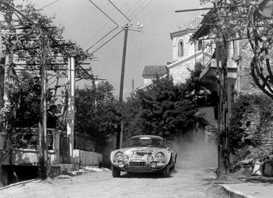 Tassos Livieratos "Siroco" - Miltos Andriopoulos
23º Acropolis Rally 1976. Alpine-Renault A110 1800 (399680). Clasificado 2º.

Del 22 al 28 de Mayo, Atenas, Grecia.
Superficie: tierra.

El Rally tenia un total de 2635 km de los que 716.00 km divididos en 51 tramos eran especiales (5 de ellos fueron cancelados SS7, SS18, SS19, SS20, SS21).

Tomaron la salida 126 equipos, finalizaron 34.@
Palabras clave: Renault;Alpine;Acropolis;Grecia;1976