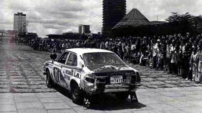 Andrew Cowan - Johnstone Syer
24º Safari Rally 1976. Mitsubishi Colt Lancer (ACM56NU7417). Clasificado 3º.

Del 15 al 19 de Abril, Nairobi, Kenya, África.
Superficie: tierra.

El Rally tenia un total de 4950 Km, desconocemos los CH que habí­an.

Tomaron la salida 65 equipos, finalizaron 14.@
Palabras clave: ;Mitsubishi;Colt;Lancer;Safari;1976