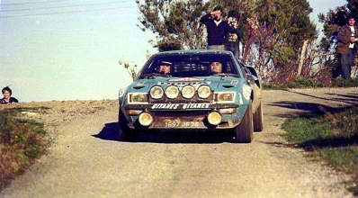 Jean-Pierre Manzagol - Jean-François Filippi
20º Tour de Corse 1976. Renault-Alpine A310 (1697 JF 76). Clasificado 3º.

Del 6 al 7 de Noviembre, Ajaccio, Córcega, Francia.
Superficie: asfalto.

El Rally tenia un total de 1340.00 km de los que 630 km divididos en 9 tramos eran especiales.

Kilómetros de cada uno de los 9 tramos:
SS1 - Casta - Pietra Moneta de 17 Km
SS2 - Calvi - Liamone de 145,20 Km
SS3 - Aqua Doria - Stiliccione de 16,50 Km
SS4 - Porto - Vecchio - Prunelli de 166,40 Km
SS5 - Kamiesch - Bavella - Zonza de 28,60 Km
SS6 - Tavera - Bastelica de 17,10 Km
SS7 - Palneca - Francardo de 137,90 Km
SS8 - Morosaglia - Alistro de 76,40 Km
SS9 - Talasani - La Castanaccia - La Porta de 24,90 Km.

Tomaron la salida 88 equipos, finalizaron 11.
@
Palabras clave: Corcega;Renault;Alpine;A310;1976;Corse