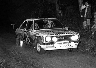 Bjorn Waldegard - Hans Thorszelius
25º Lombard RAC Rally 1976. Ford Escort RS1800 Mk2. Clasificado 3º.
El Rally tenia un total de 3248 km de los que 504 km divididos en 76 tramos, eran especiales. (6 de ellos fueron cancelados, SS2 Speech House, SS34 Greystoke, SS37 cancelada antes del inicio, SS41 Egdon y SS42 Anglebury).
Tomaron la salida 200 equipos, finalizaron 71.@
Palabras clave: ;Ford;Escort;MKII;Gran_Bretaña;RAC_Rally;1976