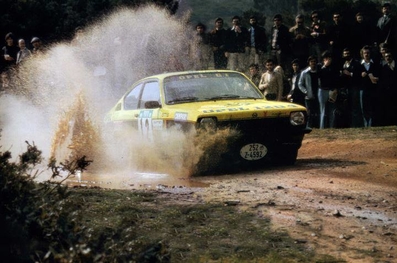 Manuel Queirós Pereira (Mêquêpê) - Joao Baptista
10º Rallye de Portugal Vinho do Porto 1976. Opel Kadett GT/E. Clasificado 3º.
El Rally tenia un total de  2087.90 Km de los que 468.70 divididos en 39 tramos, eran especiales, (2 de ellas fueron canceladas SS23 de Gouveia 22.60 km y SS24 Manteigas de 10.70 Km).
Tomaron la salida 59 participantes, finalizaron 21.@
Palabras clave: Opel;Kadett;GT/E;Portugal;1976