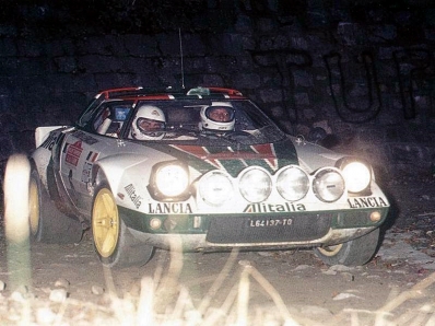 Raffaele (Lele) Pinto - Arnaldo Bernacchini
18º Rally de Sanremo 1976. Lancia Stratos HF (TO L64137). Clasificado 3º.

Del 6 al 9 de Octubre, Sanremo, Imperia, Liguria, Italia.
Superficie: asfalto.

El Rally tenia un total de 1509 km de los que 780 Km divididos en 36 tramos eran especiales, (2 de ellos fueron cancelados SS9 y SS30).

Tomaron la salida 133 equipos, finalizaron 68.@
Palabras clave: Raffaele_Pinto;Lancia;Stratos;Sanremo;1976