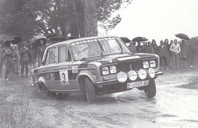 Antonio Zanini Sans - Juan-Jose Petisco
24º RACE Rallye de España 1976. Seat 1430 Especial 1800 (Gr.4 de SEAT Competición). Clasificado 3º.

Del 22 al 24 de Octubre, Madrid, Circuito del Jarama, España.
Superficie: asfalto - tierra.
Puntuable para el Campeonato Europa de Rallys para conductores con coeficiente 4.

El Rally tenia un total de 1210.5 km de los que 269.3 km divididos en 31 ramos eran especiales.

Se inscribieron 77 equipos, tomaron la salida 66, finalizaron 45.@
Palabras clave: ;Seat;España;1976;Spain