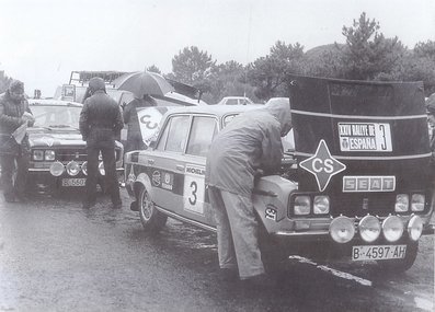 Asistencia del Equipo SEAT Competiciòn en el 24º RACE Rallye de España 1976
En el Seat 1430 Especial 1800 (Gr.4) de Antonio Zanini - Juan-Jose Petisco, clasificado 3º.

Del 22 al 24 de Octubre, Madrid, Circuito del Jarama, España.
Superficie: asfalto - tierra.
Puntuable para el Campeonato Europa de Rallys para conductores con coeficiente 4.

El Rally tenia un total de 1210.5 km de los que 269.3 km divididos en 31 ramos eran especiales.

Se inscribieron 77 equipos, tomaron la salida 66, finalizaron 45.@
Palabras clave: ;Seat;España;1976;Asistencias;Spain