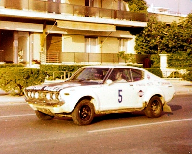 Shekhar Mehta - Hanry Liddon
23º Acropolis Rally 1976. Datsun 160J. Clasificado 3º.
N.I. Theocharakis

Del 22 al 28 de Mayo, Atenas, Grecia.
Superficie: tierra.

El Rally tenia un total de 2635 km de los que 716.00 km divididos en 51 tramos eran especiales (5 de ellos fueron cancelados SS7, SS18, SS19, SS20, SS21).

Tomaron la salida 126 equipos, finalizaron 34.@
Palabras clave: Datsun;Acropolis;Grecia;1976