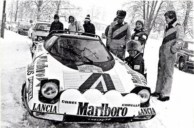 Simo Lampinen - Arne Hertz
26º International Swedish Rally 1976. Lancia Stratos HF. Clasificado 4º.

Del 20 al 22 de Febrero, Karlstad, Suecia. 
Superficie: nieve - hielo.

El Rally tenia un total de 1620.00 km de los que 764.00 km divididos en 34 tramos eran especiales.

En total 213 equipos tomaron la salida, de los cuales 68 participaron en el WRC.
El campeonato de Suecia (202 tripulaciones) solo participó en la primera etapa.
Los campeonatos de C-Forare, Oldboys y Norska solo participaron en la segunda etapa.

Del Campeonato WRC finalizaron 28.
@
Palabras clave: Simo_Lampinen;Lancia;Stratos;Suecia;1976;nieve