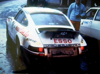 Jacques Almeras - Christian Delferrier
20º Tour de Corse 1976. Porsche 911 Carrera (880 RB 34). Clasificado 5º.

Del 6 al 7 de Noviembre, Ajaccio, Córcega, Francia.
Superficie: asfalto.

El Rally tenia un total de 1340.00 km de los que 630.00 km divididos en 9 tramos eran especiales.

Kilómetros de cada uno de los 9 tramos:
SS1 - Casta - Pietra Moneta de 17 Km
SS2 - Calvi - Liamone de 145,20 Km
SS3 - Aqua Doria - Stiliccione de 16,50 Km
SS4 - Porto - Vecchio - Prunelli de 166,40 Km
SS5 - Kamiesch - Bavella - Zonza de 28,60 Km
SS6 - Tavera - Bastelica de 17,10 Km
SS7 - Palneca - Francardo de 137,90 Km
SS8 - Morosaglia - Alistro de 76,40 Km
SS9 - Talasani - La Castanaccia - La Porta de 24,90 Km.

Tomaron la salida 88 equipos, finalizaron 11.
@
Palabras clave: ;Porsche;Corse;Carrera;Corcega;1976