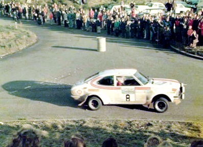 Ove Andersson - Martin Holmes
25º Lombard RAC Rally 1976. Toyota Corolla Levin TE27 (ACM55 RA 8354). Clasificado 5º.
Toyota Team Great Britain

Del 27 al 30 de Noviembre, Bath, Inglaterra.
Superficie: tierra.

El Rally tenia un total de 3248 km de los que 504 km divididos en 76 tramos eran especiales, (6 de ellos fueron cancelados, SS2 Speech House, km? SS34 Greystoke, km? SS37 cancelada antes del inicio, km? SS41 Egdon, km? y SS42 Anglebury, km?).

Tomaron la salida 200 equipos, finalizaron 71.@
Palabras clave: Ove_Andersson;Gran_Bretaña;Toyota;Corolla;1976;RAC_Rally