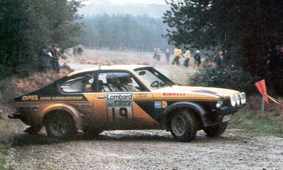 Anders Kulläng - Claes-Göran Andersson
25º Lombard RAC Rally 1976. Opel Kadett GT/E (GG-DV 853). Clasificado 7º.

Del 27 al 30 de Noviembre, Bath, Inglaterra.
Superficie: tierra.

El Rally tenia un total de 3248 km de los que 504 km divididos en 76 tramos eran especiales, (6 de ellos fueron cancelados, SS2 Speech House, km? SS34 Greystoke, km? SS37 cancelada antes del inicio, km? SS41 Egdon, km? y SS42 Anglebury, km?).

Tomaron la salida 200 equipos, finalizaron 71.@
Palabras clave: ;Gran_Bretaña;Opel;Kadett;GT/E;1976;RAC_Rally