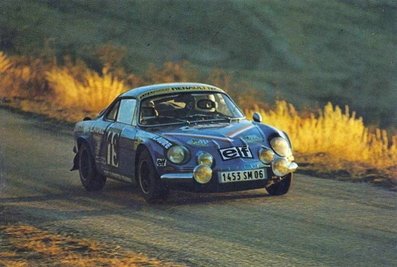 Michèle Mouton - Françoise Conconi
44º Rallye Automobile Monte-Carlo 1976. Alpine-Renault A110 1800 (1453 SM 06). Clasificada 11ª y 1ª en Copa de Damas.

Del 17 al 24 de Enero, Monte-Carlo.
Superficie: asfalto - nieve.

El Rally tenia un total de 4500 km de los que 530.50 km divididos en 23 tramos eran especiales.

Se inscribieron 163 equipos, tomaron la salida 148, finalizaron 84.@
Palabras clave: Michele_Mouton;Renault;Alpine;A110;Montecarlo;1976;mujeres;Womens