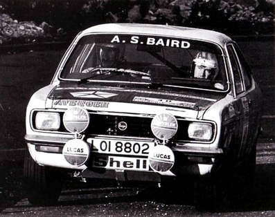Robin Eyre-Maunsell - Neil Wilson
25º Lombard RAC Rally 1976. Chrysler Avenger (LOI 8802). Clasificado 13º.

Del 27 al 30 de Noviembre, Bath, Inglaterra.
Superficie: tierra.

El Rally tenia un total de 3248 km de los que 504 km divididos en 76 tramos eran especiales, (6 de ellos fueron cancelados, SS2 Speech House, km? SS34 Greystoke, km? SS37 cancelada antes del inicio, km? SS41 Egdon, km? y SS42 Anglebury, km?).

Tomaron la salida 200 equipos, finalizaron 71.@
Palabras clave: Chrysler;Avenger;RAC_Rally;Gran_Bretaña;1976