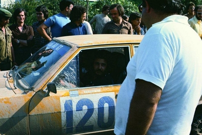 Ioannis Lekkas - Emmanouel (Manólis) Makrinos
23º Acropolis Rally 1976. Audi 80 GT (ET-5771). Clasificado 14º.

Del 22 al 28 de Mayo, Atenas, Grecia.
Superficie: tierra.

El Rally tenia un total de 2635 km de los que 716.00 km divididos en 51 tramos eran especiales (5 de ellos fueron cancelados SS7, SS18, SS19, SS20, SS21).

Tomaron la salida 126 equipos, finalizaron 34.@
Palabras clave: Audi;Acropolis;Grecia;1976