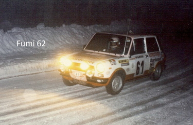 Christine Dacremont - Delphine Denard
44º Rallye Automobile de Monte-Carlo 1976. Autobianchi A112 Abarth (5004 DG 93). Clasificada 23ª.

Con el mismo tiempo que Jean-Pierre Malcher - Pierre Pagani, también con un Autobianchi A112 Abarth.

Ambos con un tiempo de 7:48.19 a 1:23.09 del Lancia Stratos HF de Sandro Munari - Silvio Maiga, clasificado 1º.

Del 17 al 24 de Enero, Monte-Carlo.
Superficie: asfalto - nieve.

El Rally tenia un total de 4500 km de los que 530.50 km divididos en 23 tramos eran especiales.

Se inscribieron 163 equipos, tomaron la salida 148, finalizaron 84.@
Palabras clave: Christine_Dacremont;Autobianchi;Abarth;Montecarlo;1976;Mujeres;nieve;Womens