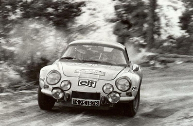 Jean Ragnotti - Jean-Marc Andrié
44º Rallye Automobile de Monte-Carlo 1976. Alpine-Renault A110 1800 (1475 JB 76). Abandonó por motor quedando clasificado 50º.

Del 17 al 24 de Enero, Monte-Carlo.
Superficie: asfalto - nieve.
El Rally tenia un total de 4500.00 km de los que 530.50 km divididos en 23 tramos eran especiales.
Se inscribieron 163 equipos, tomaron la salida 148, finalizaron 84.@
Palabras clave: ;Renault;Alpine;A110;Montecarlo;1976