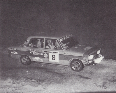 Julian Rosende - Fernando Pardo
24º RACE Rallye de España 1976. Seat1430 Especial 1800).

Del 22 al 24 de Octubre, Madrid, Circuito del Jarama, España.
Superficie: asfalto - tierra.
Puntuable para el Campeonato Europa de Rallys para conductores con coeficiente 4.

El Rally tenia un total de 1210.5 km de los que 269.3 km divididos en 31 ramos eran especiales.

Se inscribieron 77 equipos, tomaron la salida 66, finalizaron 45.@
Palabras clave: Seat;España;1976;Spain