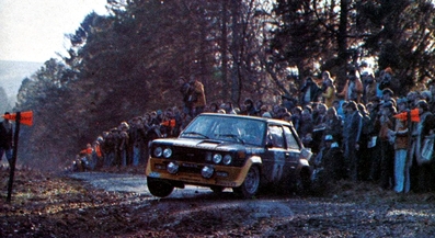 Markku Alen - Ilkka Kivimaki
25º Lombard RAC Rally 1976. Fiat 131 Abarth (TO N94415). Abandonó por el diferencial del coche en SS52 Crychan.

Del 27 al 30 de Noviembre, Bath, Inglaterra.
Superficie: tierra.

El Rally tenia un total de 3248 km de los que 504 km divididos en 76 tramos eran especiales, (6 de ellos fueron cancelados, SS2 Speech House, km? SS34 Greystoke, km? SS37 cancelada antes del inicio, km? SS41 Egdon, km? y SS42 Anglebury, km?).

Tomaron la salida 200 equipos, finalizaron 71.@
Palabras clave: Markku_Alen;Fiat;Abarth;RAC_Rally;Inglaterra;1976