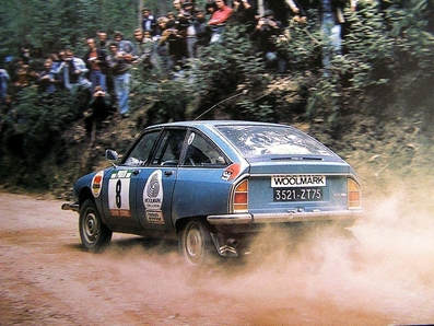 Francisco Romaozinho - Jose Bernardo
10º Rallye de Portugal Vinho do Porto 1976. Citröen GS (3521 ZT 75). Abandonò por la caja de cambios en SS20 Viseu 2 de 8.00 km.

Del 10 al 14 de Marzo, Estoril, Cascais, Lisboa, Portugal.
Superficie: asfalto - tierra.

El Rally tenia un total de 2087.90 Km de los que 468.70 divididos en 39 tramos, eran especiales, (2 de ellas fueron canceladas SS23 de Gouveia 22.60 km y SS24 Manteigas de 10.70 Km).

Tomaron la salida 59 equipos, finalizaron 21.@
Palabras clave: Citroen;GS;Portugal;1976